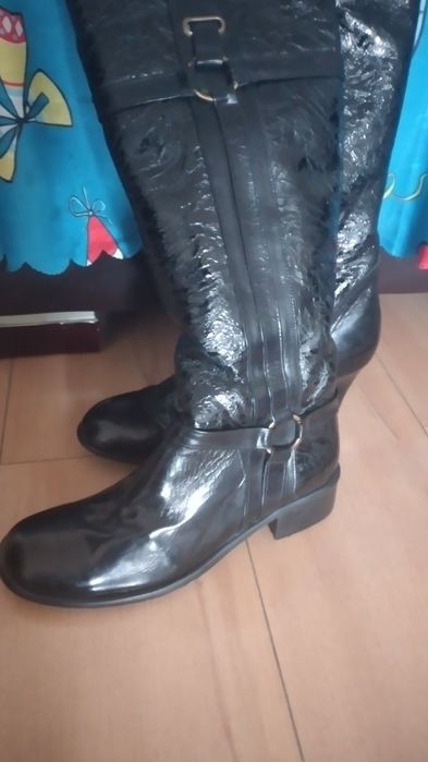 Продам женские сапоги