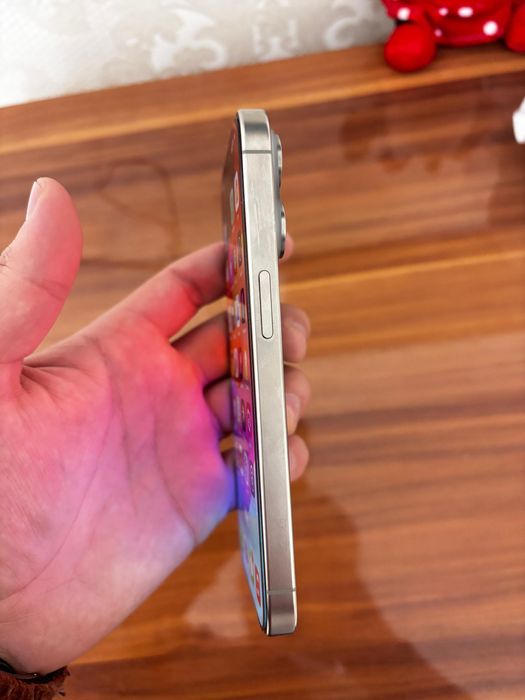 Продаю iphone 15 pro акб 90%