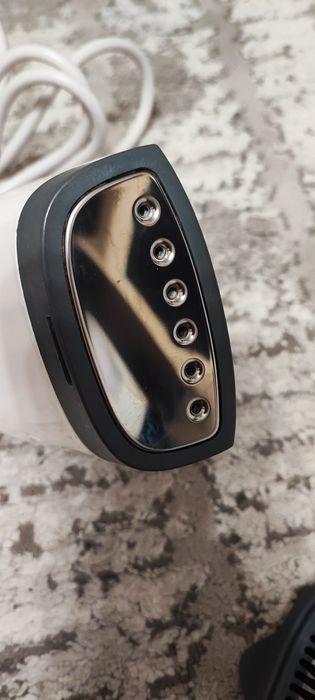 Aparat de calcat vertical cu aburi Heinner