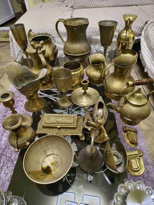 Lot vase din bronz