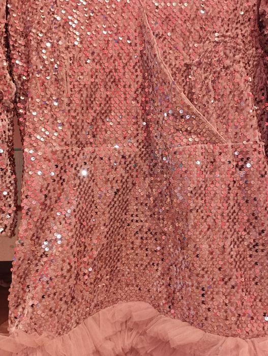 Комплект розови рокли за майка и дъщеря от кадифе с пайети и тюл!