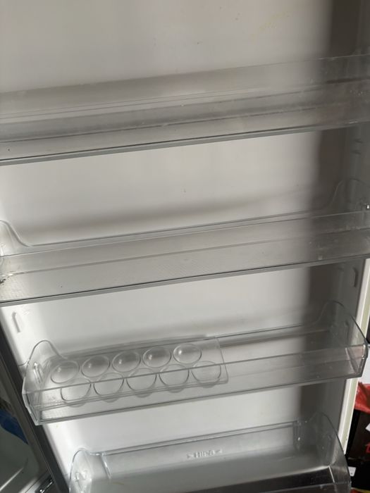 Холодильник indesit в хорошем состояние