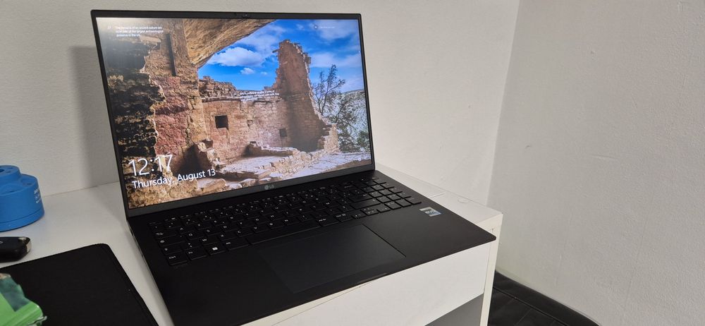 LG GRAM  i7 Generatia 12 16GB RAM 1TB SSD