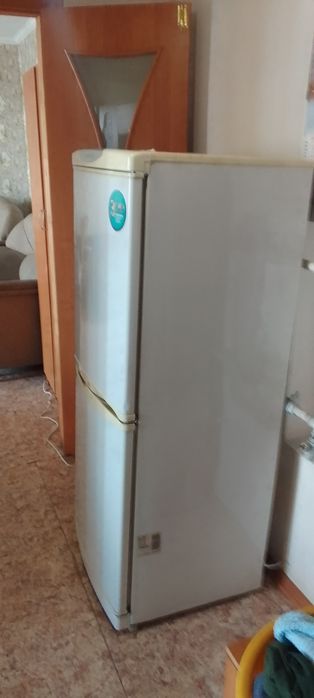 Продам холодильник