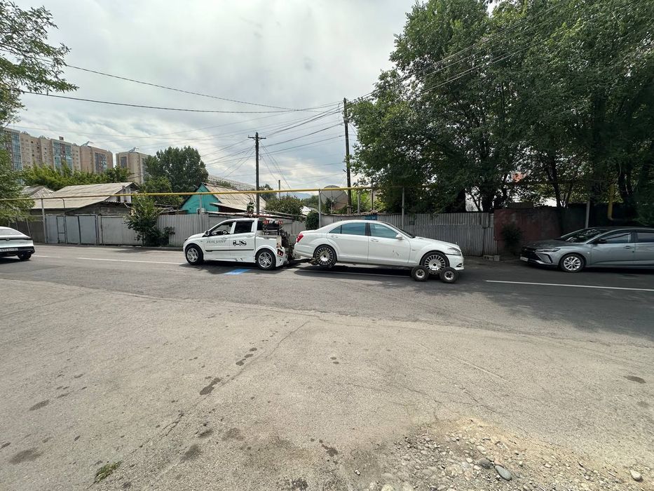 Маленький эвакуатор частичной погрузки