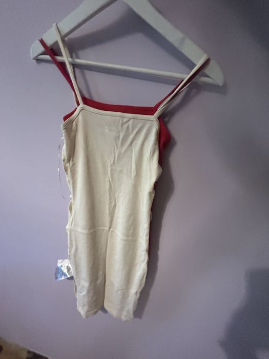 Две рокли червена и бежава хс размер