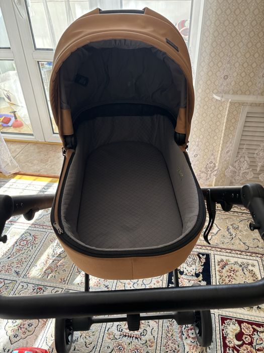 Коляска фирмы Anex