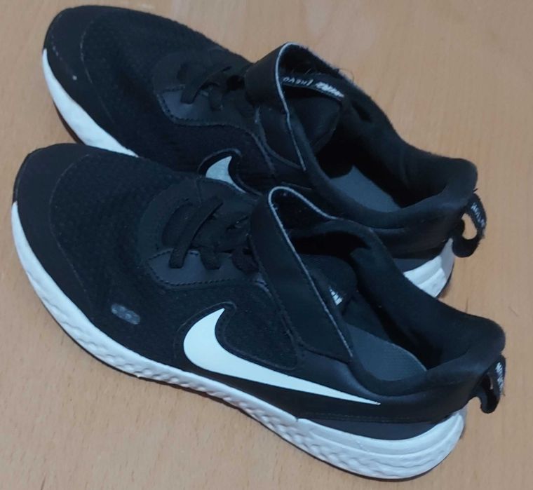 Обувки за момче размер 31