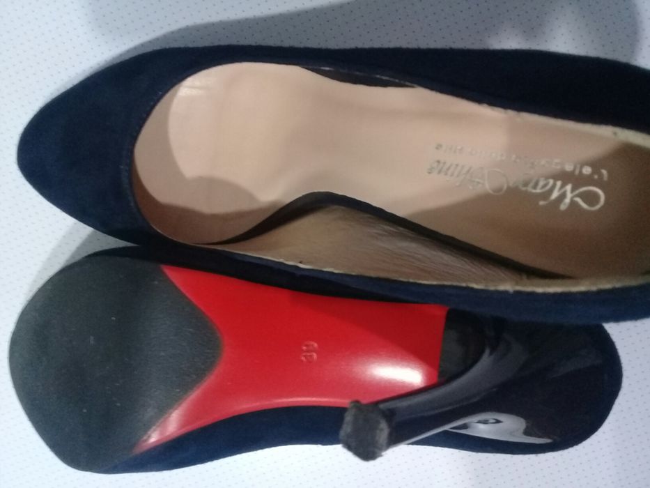 Продам замшевые синие туфли