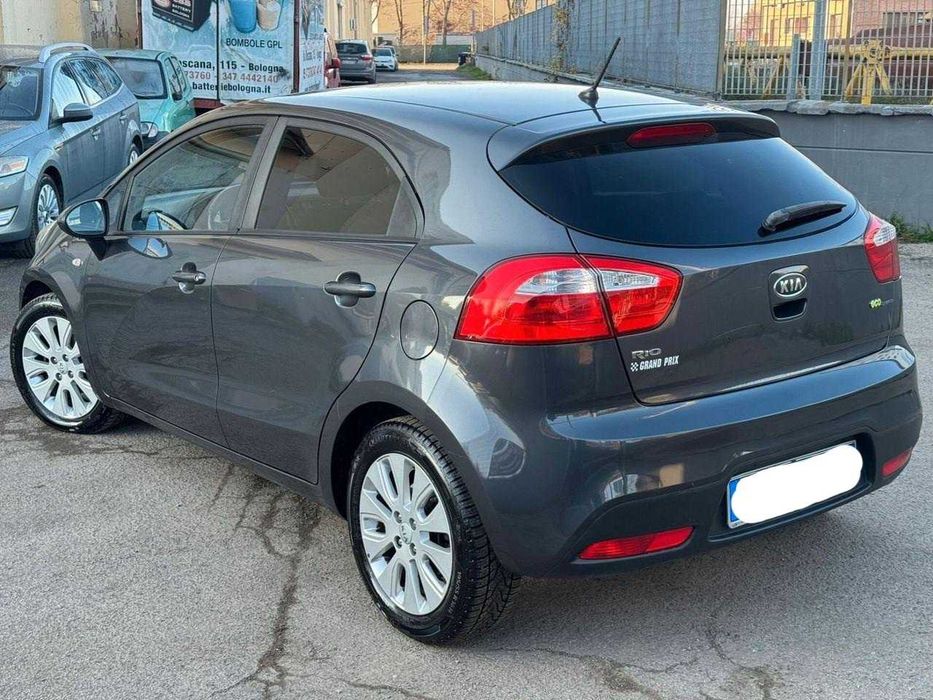 Kia Rio 1.4D на части