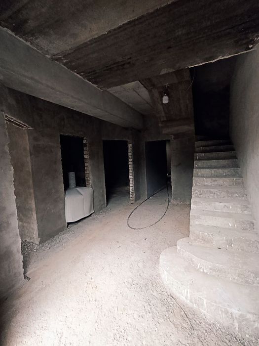 Keles Olmazor Kirov qizgaldoq 1.5 karobka sotiladi