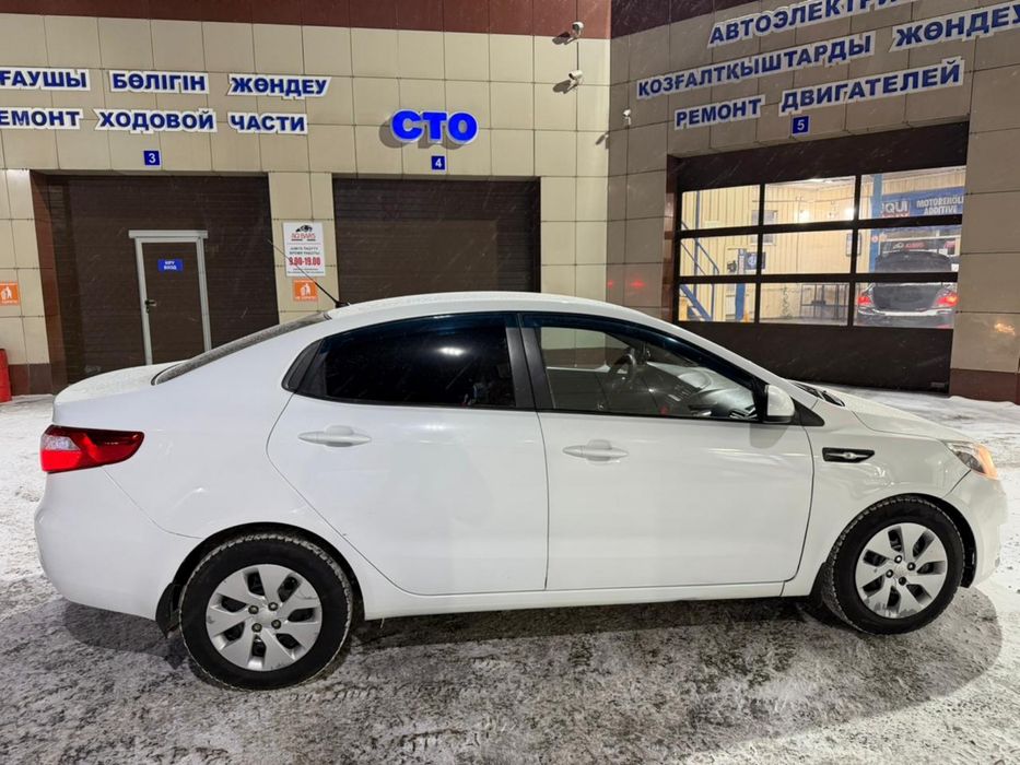 Продам киа рио 2013 год