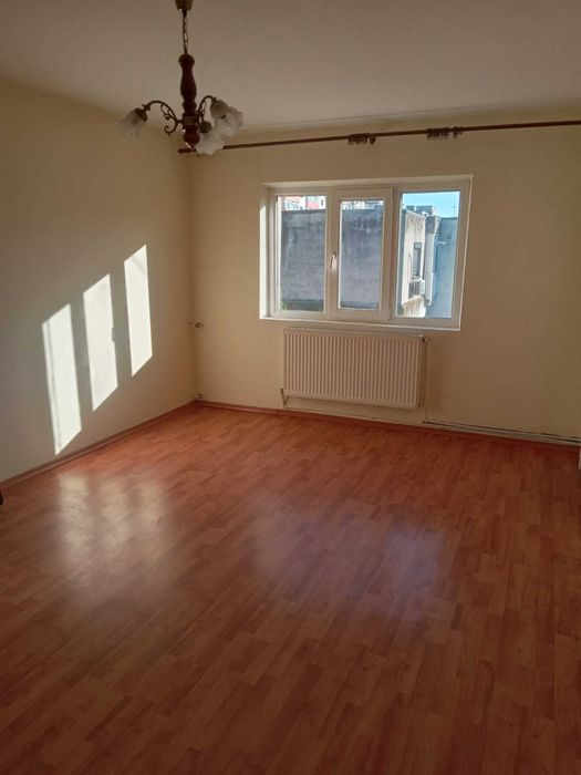 Apart 3 cam, luminos si spatios, langa Biblioteca Judeteana