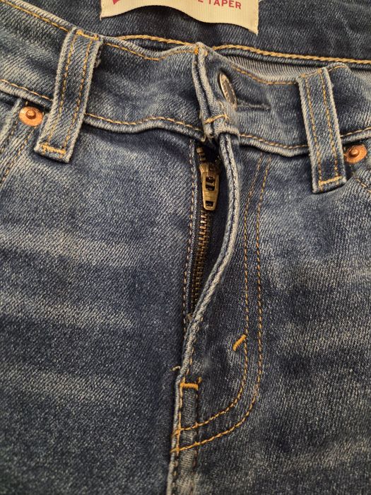 Levis loose taper