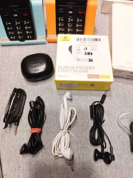 Tot ce in poza - 300 de lei - nu se vand separat