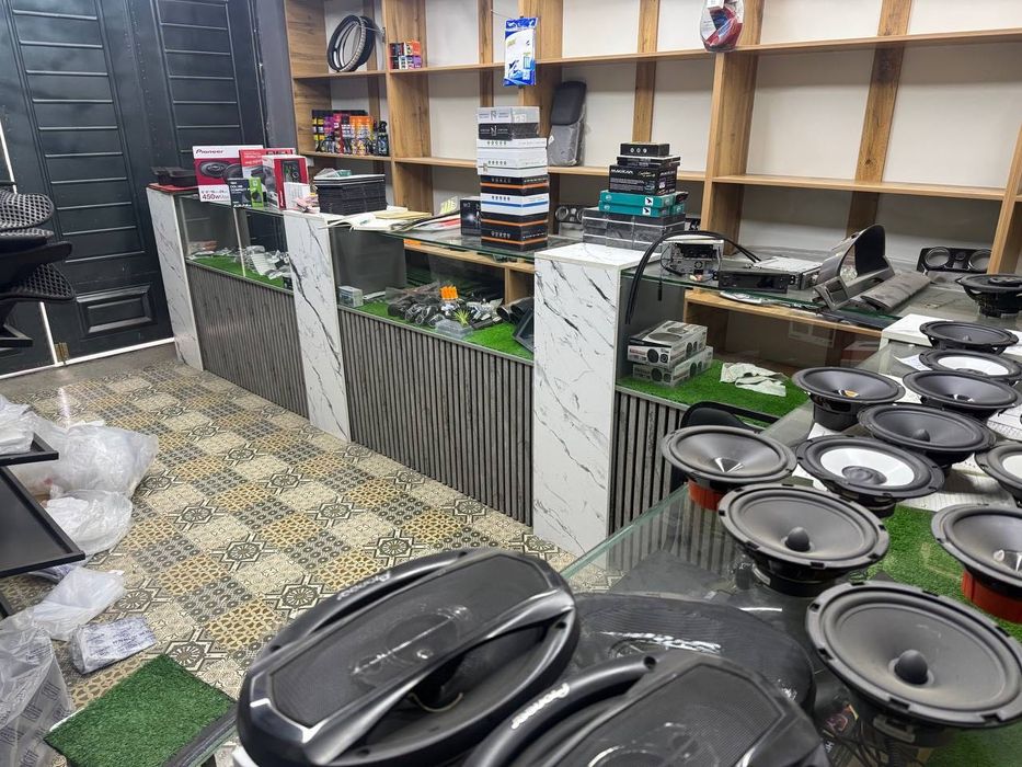 Продается витрина в магазин