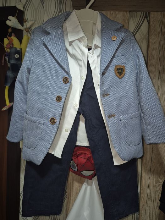 Продам костюм для мальчика!