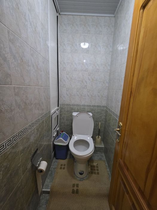 4 Maktab oldida karzinka yaqin 3 xona