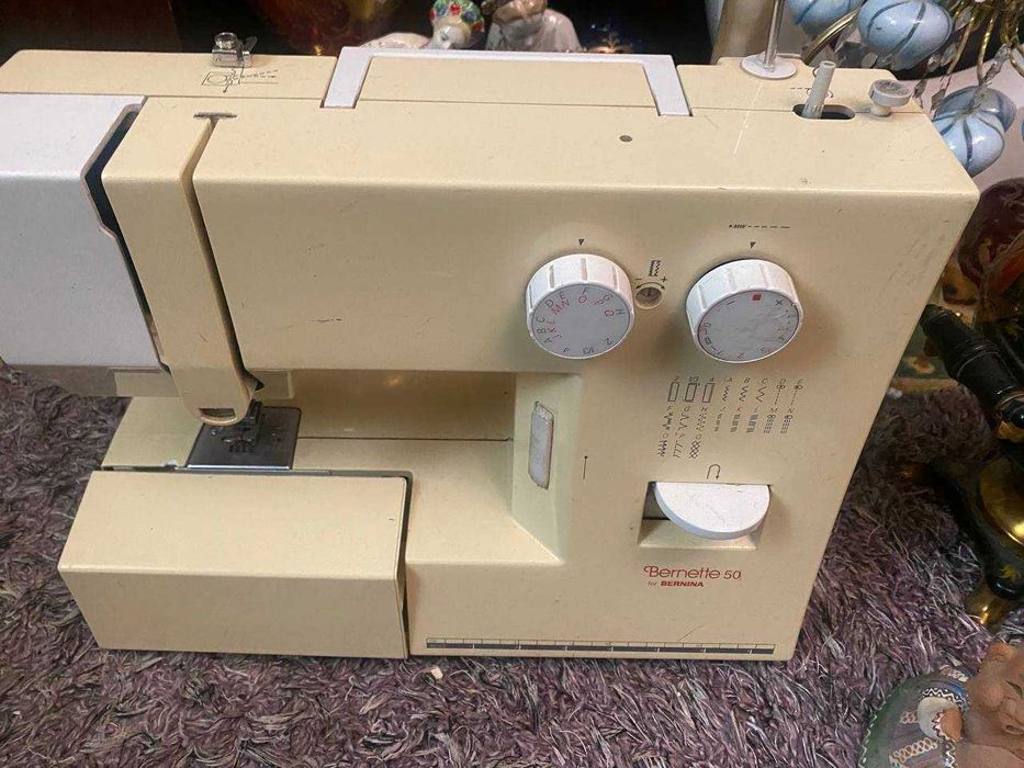 немецкая швейная машинка BERNETTE