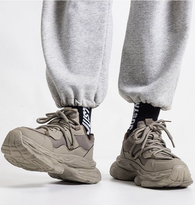 Кроссовки новые 39 размер