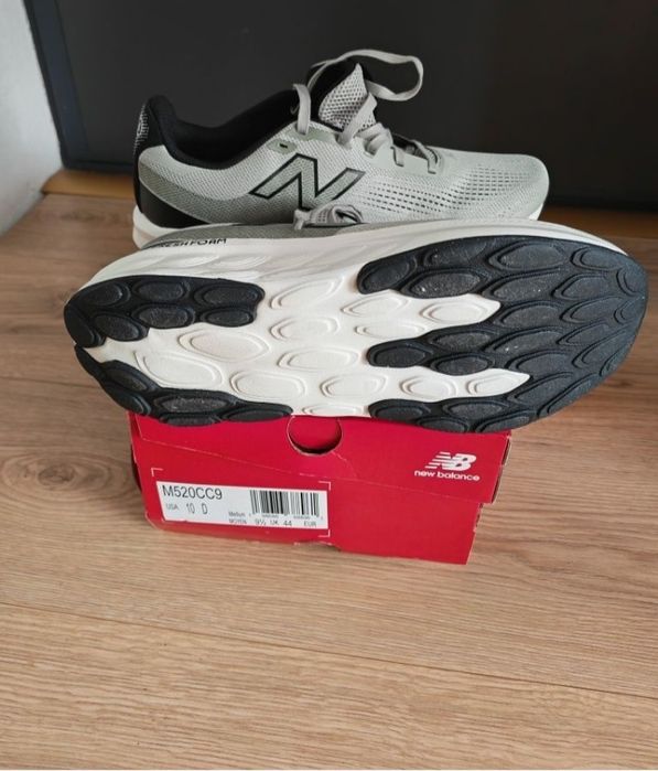 Adidas 42 noi în cutie