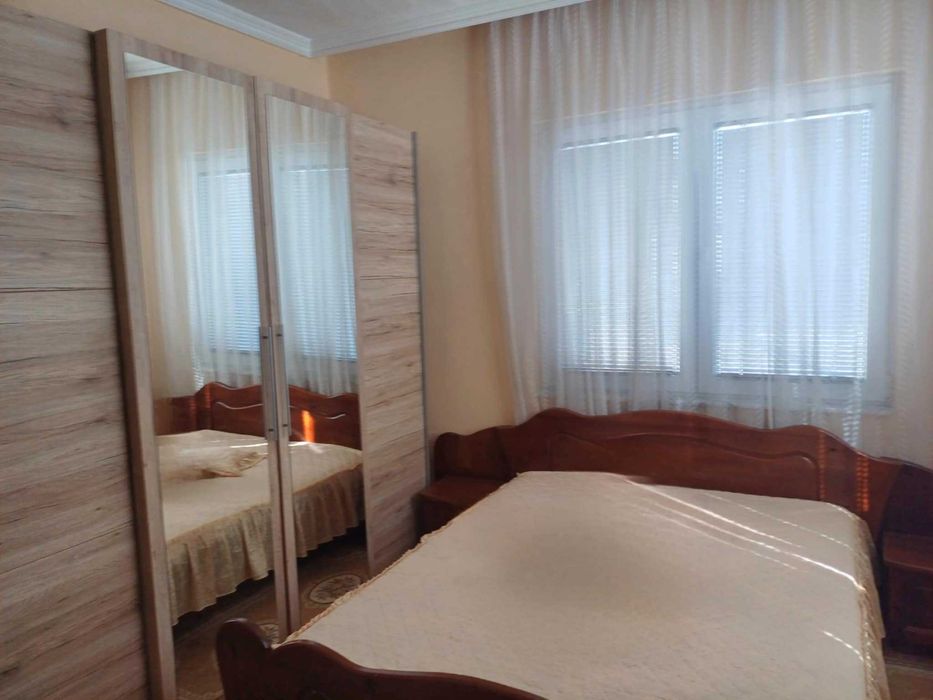 Етаж от къща, Сладкарски цех, Гараж, Партерна гарсониера