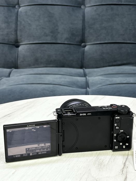 Sony ZV-E10.