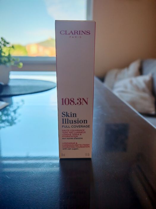 Фон дьо тен Clarins skin illusion 108.3