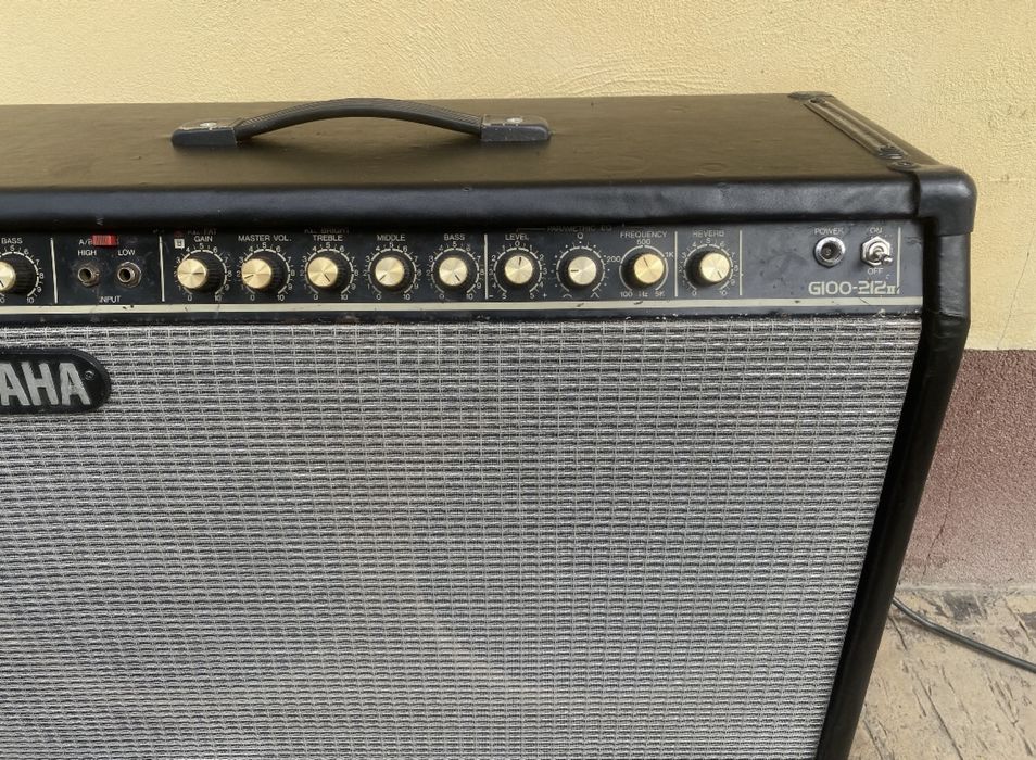 Yamaha G100-212 II amplificator chitara