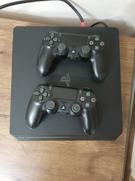 Продам Playstation 4 slim