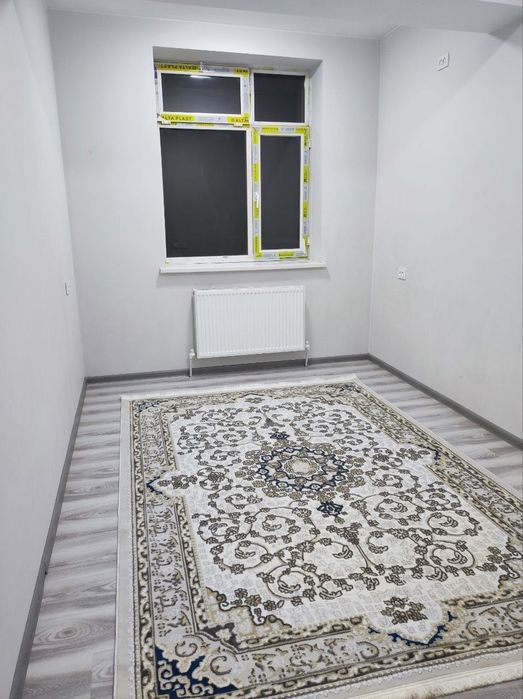 Срочно продаю новостройку кирпичную в центре 2в3 комнатную (157)