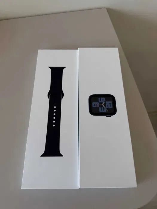Нов оригинален часовник Apple Watch SE 2 44mm GPS Midnight Sports Band