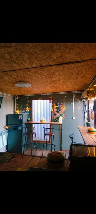 Продается светлая,уютная донерная!