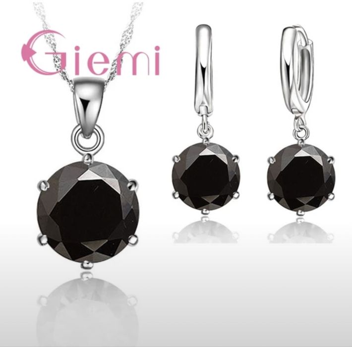 Комплекты продаётся .