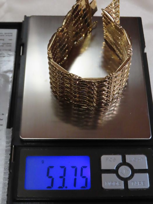 Дамска гривна - "ИНВЕСТИЦИЯ И КРАСОТА"