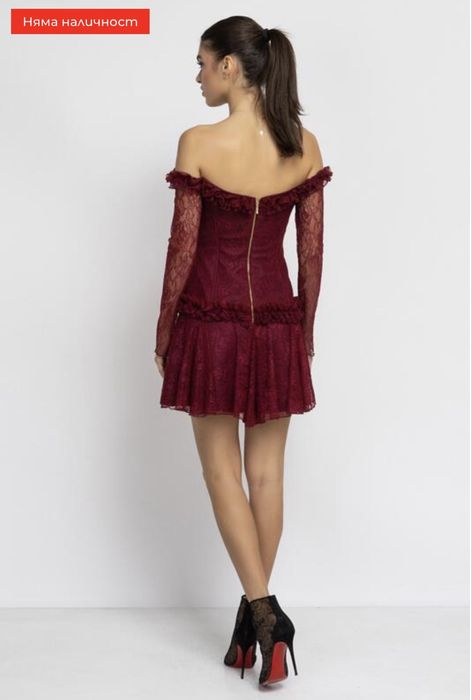 Cliche Дантелена рокля с голи рамене