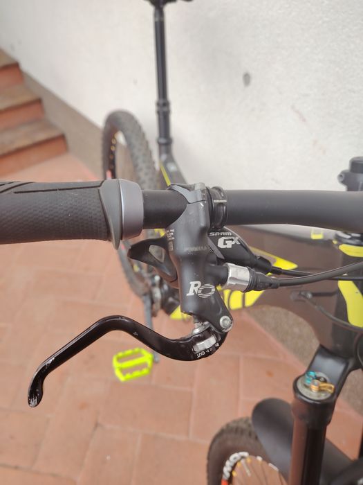 De vânzare bicicletă trail/enduro Devinci Troy carbon