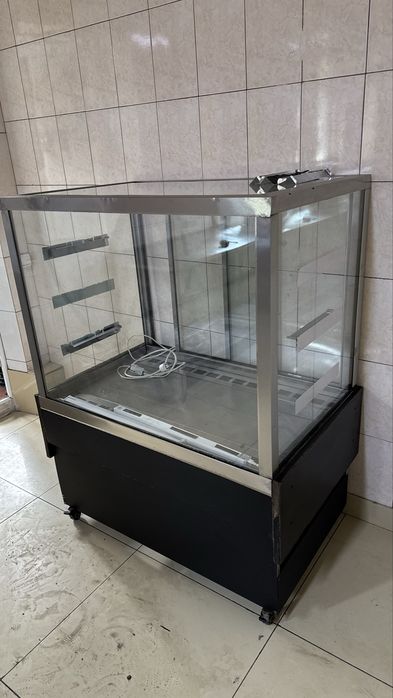 Продам ветринный холодильник