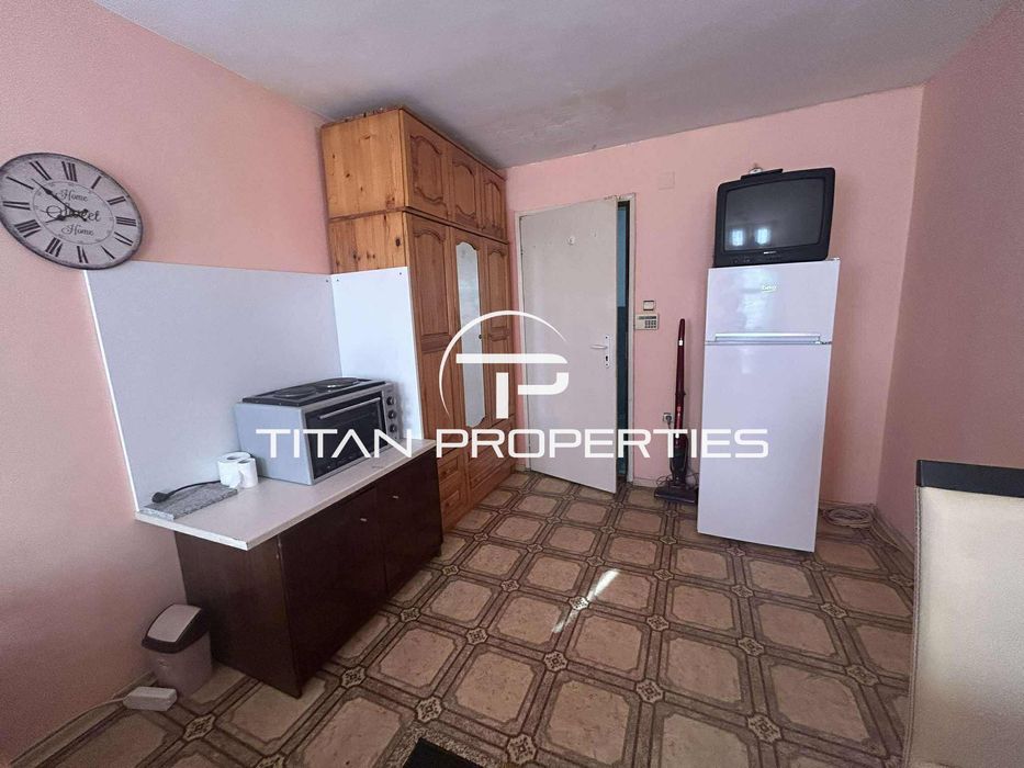 Дава се под наем Едностаен апартамент в Пловдив, Кършияка - 18 кв.м за 175 € - Снимка #1