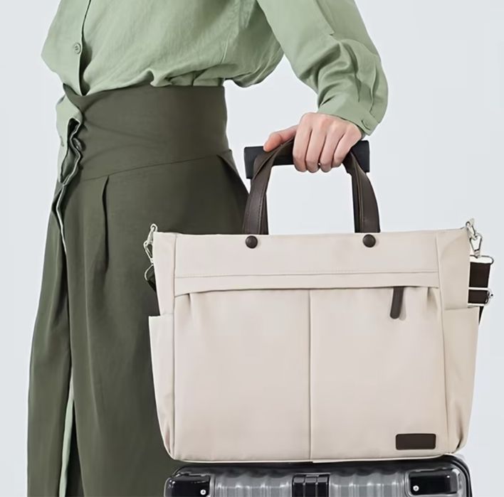 Чисто нова дамска чанта от плат, бежова с кафяво