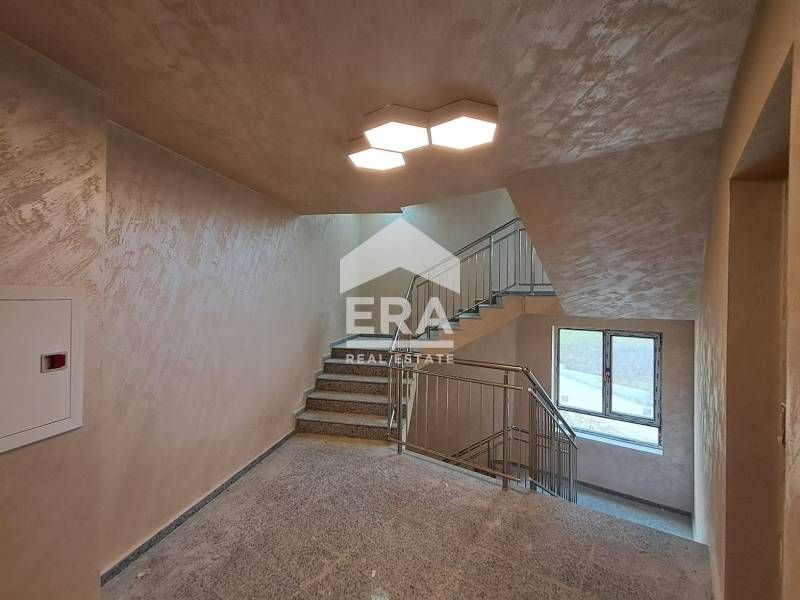 Двустаен ексклузивен апартамент за продажба, в нова сграда пред Акт 16