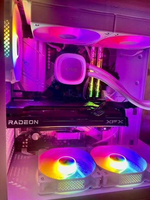 Геймърски компютър Ryzen 7 RX 6600 и водно | Нови части с гаранция