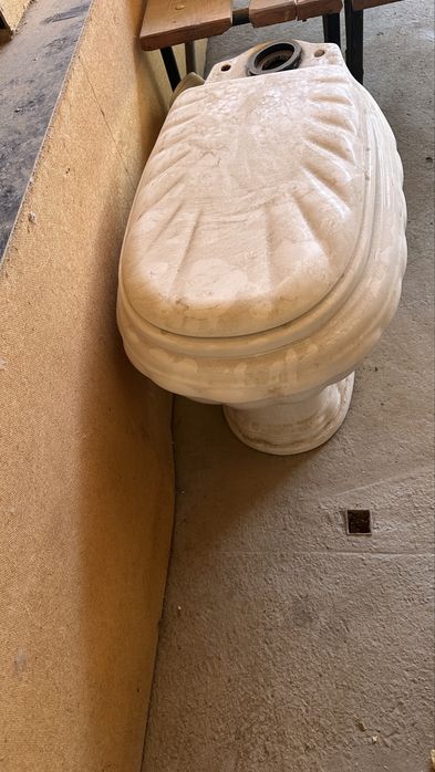 Продается унитаз в хорошем состоянии