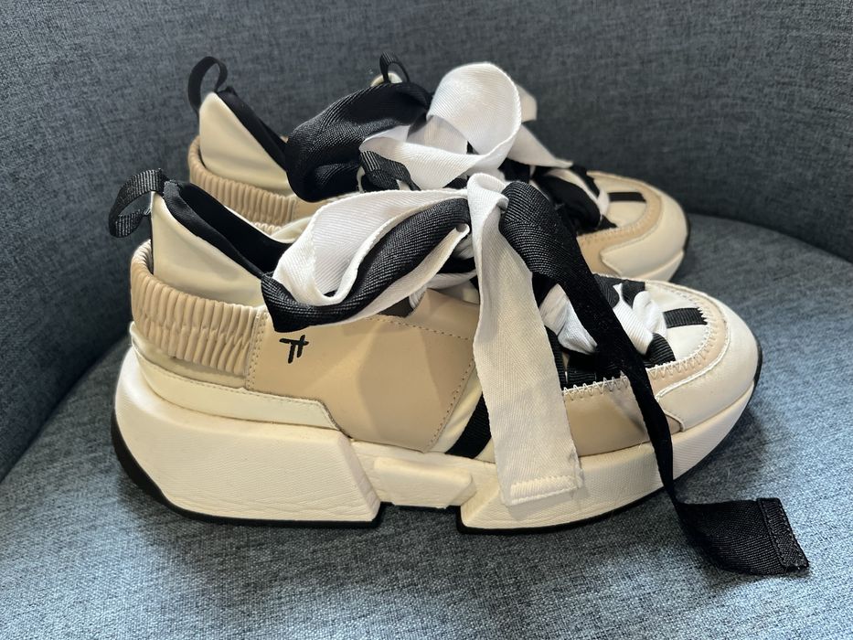 Сникърси Togoshi