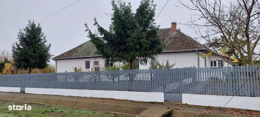 De vanzare casa de locuit cu sp.comercial si teren 7832mp Moftinul Mic