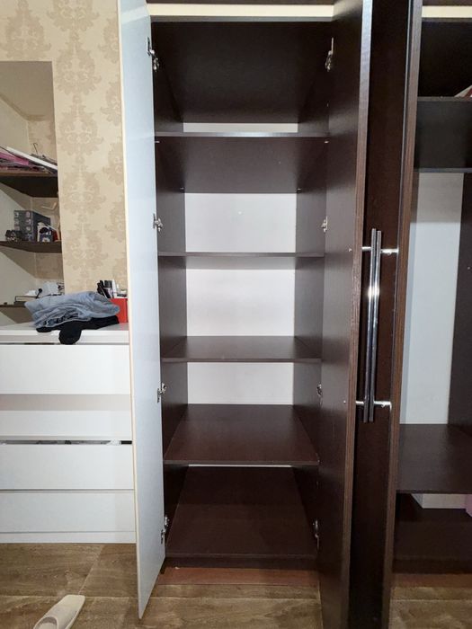 Шкаф купе с зеркалом