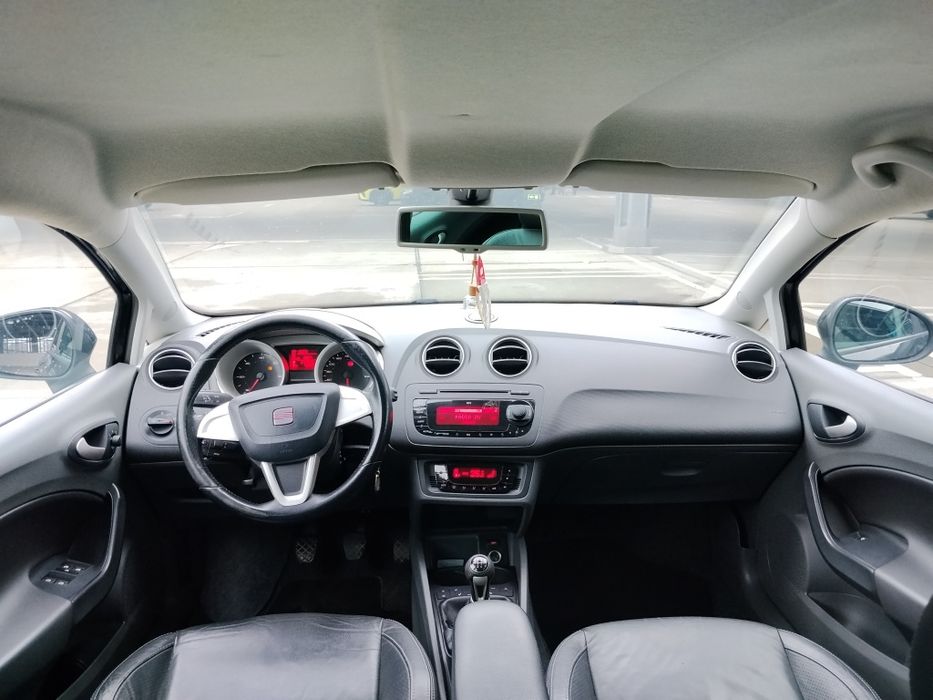 Seat Ibiza ST Ecomotive 1.2 TDI 75 CP

* Euro 5
* ABS / ESP / ASR / Airbag-uri
* Tapiterie Piele + Cotiera
* Incalzire Scaune
* Climatronic
* Hill Hol