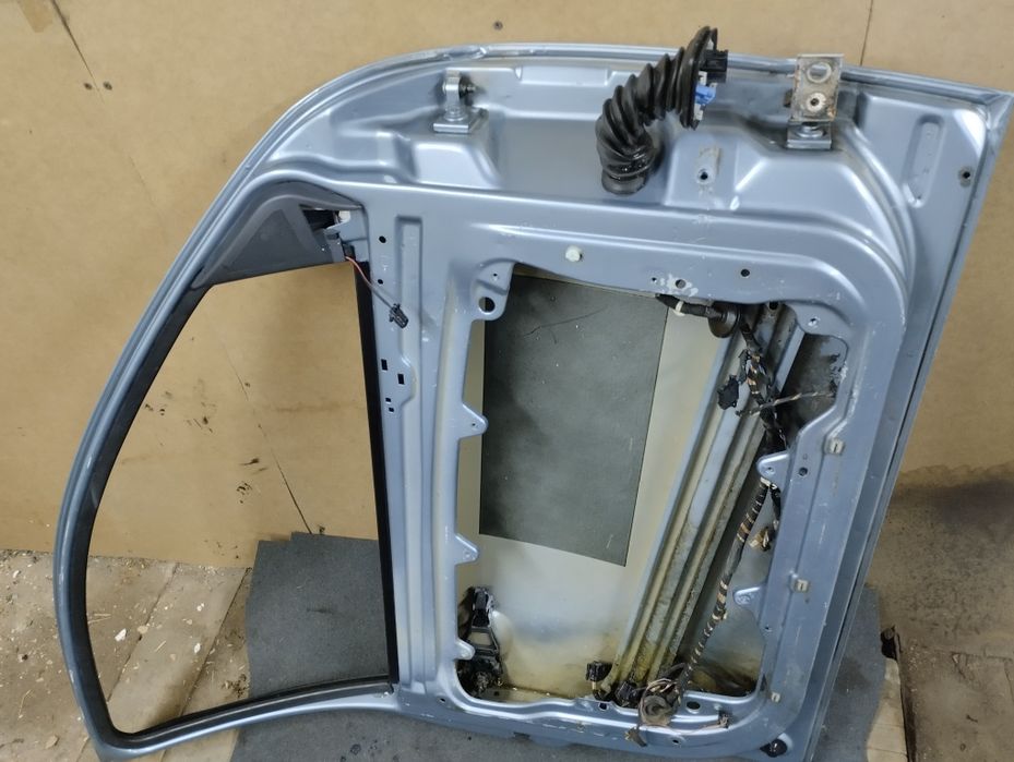 Дверь водительская на Шкоду фабию