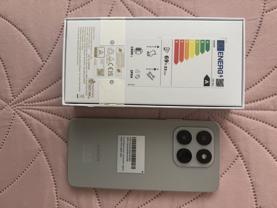 Често нов смартфон Honor 400 smart meteor silver