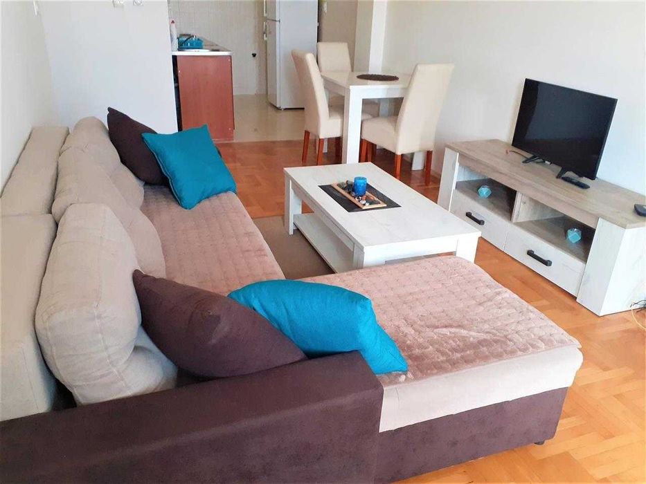 Дава се под наем Тристаен апартамент в Пловдив, Младежки Хълм - 85 кв.м за 367.2 € - Снимка #1